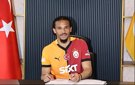 Leroy Sané assina contrato com o Galatasaray (Foto: Reprodução)