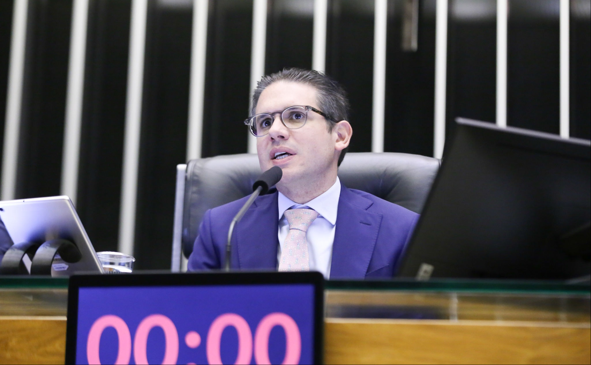 Reunião comandada por Hugo Motta decidiu por pautar a urgência de projeto da oposição